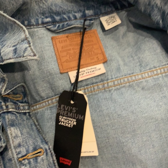 Levi’s® Ex-Boyfriend Trucker Jacket - Picture 4 of 5